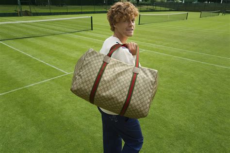 borsone tennis gucci sinner|Jannik Sinner a Wimbledon: il borsone di lusso con cui scende in .